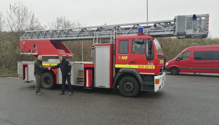 Delivery of a fire fighter turntable ladder as humanitarian aid for the Ukraine